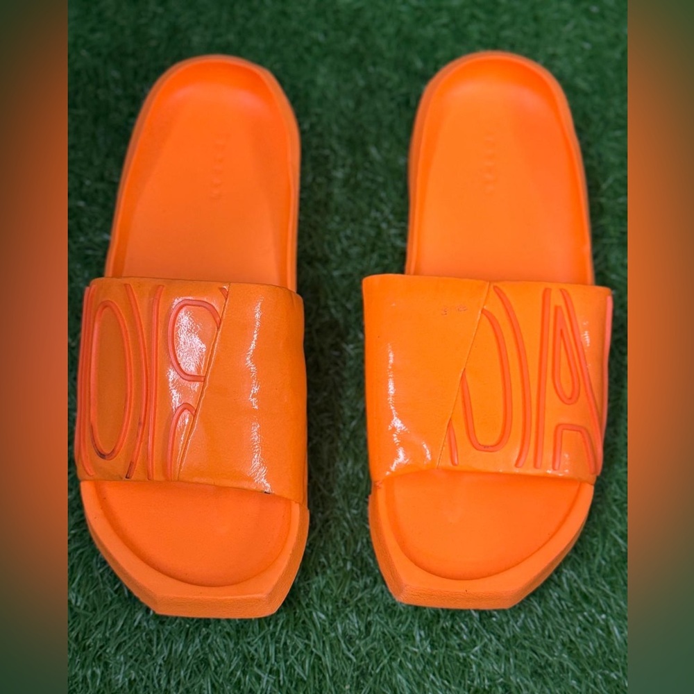 Jordan Nola Slide
Bright Citrus (Women's) Size 8